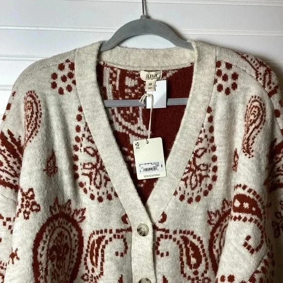 a.n.a NWT Cardigan Sweater Size XXL Button Up Red Paisley Cropped Paisley Comfy - Picture 3 of 10